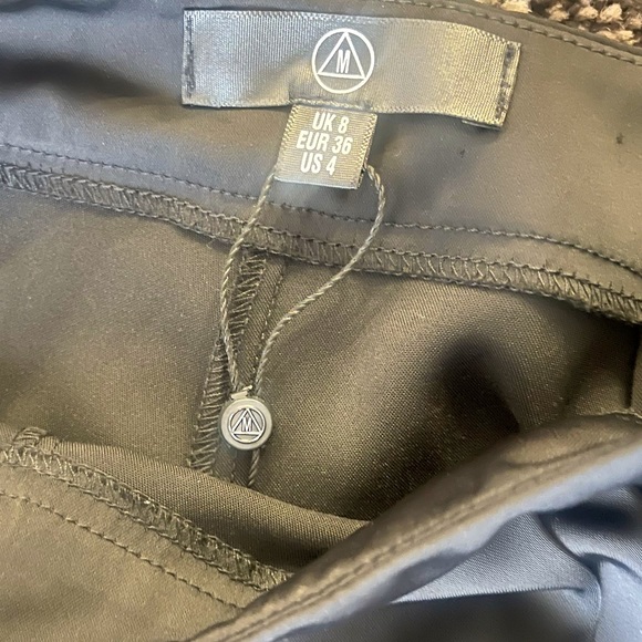 MISGUIDED Black satin silky High waisted Ankle Tie Pants - Picture 4 of 5